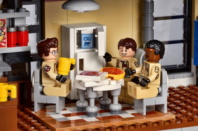 Lego Ghostbusters firehouse kitchen