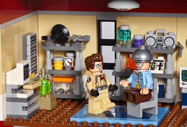 Lego Ghostbusters firehouse lab 2