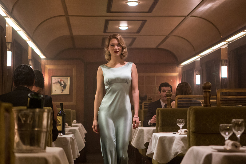 Poor Bond trapped on a train with Léa Seydoux, how awful for him... 